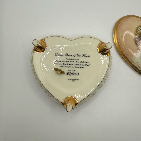 1998 Porcelain Trinket Music Box Queen of Hearts Princess Diana WORKS Gold Trim - Picture 2 of 5